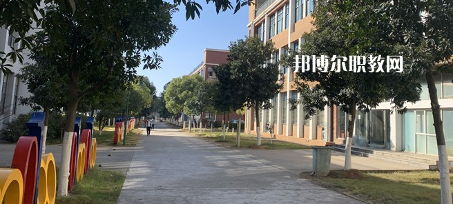 南昌智遠(yuǎn)技工學(xué)校2023年報名條件、招生要求、招生對象