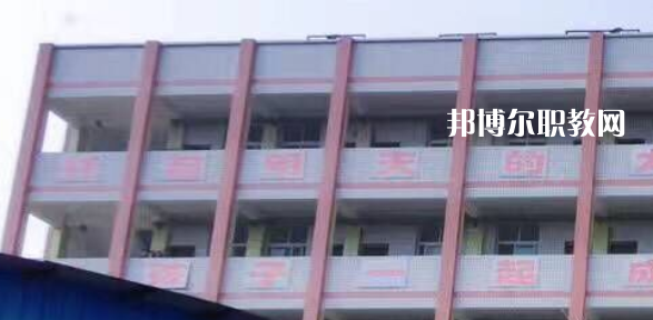 威遠(yuǎn)縣聯(lián)想職業(yè)技術(shù)學(xué)校2023年報(bào)名條件、招生要求、招生對(duì)象