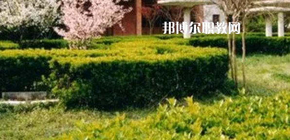 江蘇印刷技工學(xué)校地址在哪里，哪個(gè)地區(qū)，哪個(gè)城市?