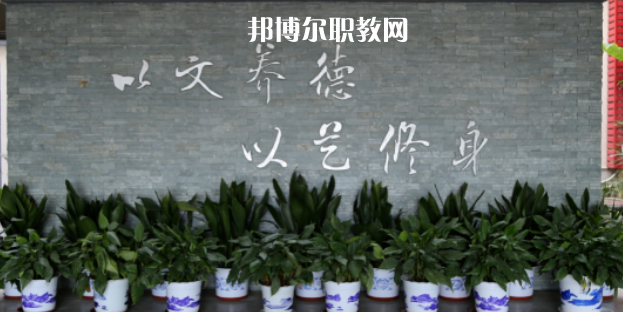張家港市舞蹈學(xué)校地址在哪里，哪個(gè)地區(qū)，哪個(gè)城市?