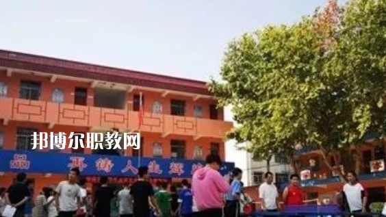 陜西渭南商貿(mào)技工學(xué)校地址，乘車路線