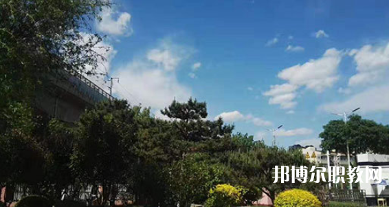 唐山市豐南區(qū)中等專業(yè)學校地址，乘車路線
