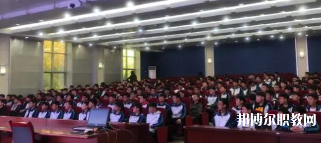 秦皇島市中等專業(yè)學校地址，乘車路線