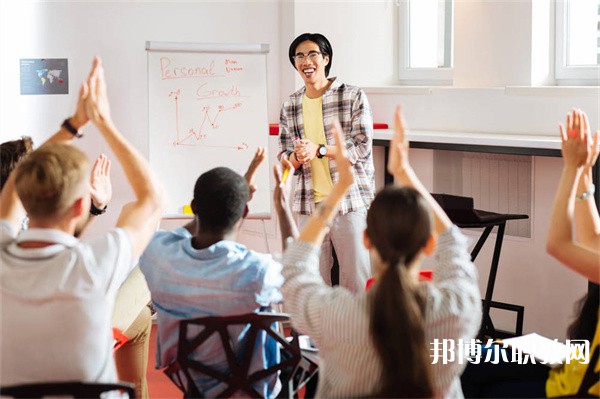 河南哪里的中職學(xué)校能讀針灸推拿專業(yè)
