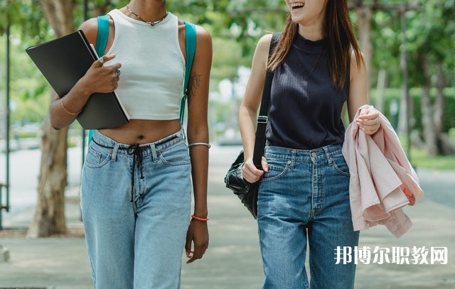 河南哪里的中專學(xué)校能讀針灸推拿專業(yè)