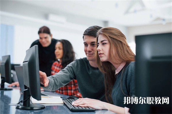 河南哪里的中專學(xué)校能讀計(jì)算機(jī)運(yùn)用專業(yè)