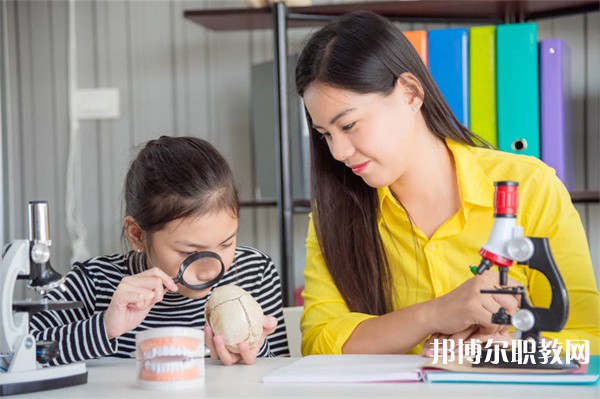 河南哪里的中專學校能讀電子商務(跨境電商)專業(yè)