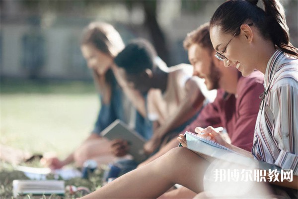 河南哪里的中職學(xué)校能讀計算機(jī)速錄專業(yè)
