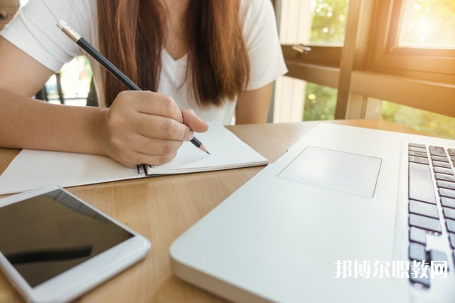 湖北哪里的中職學校能讀機械加工專業(yè)