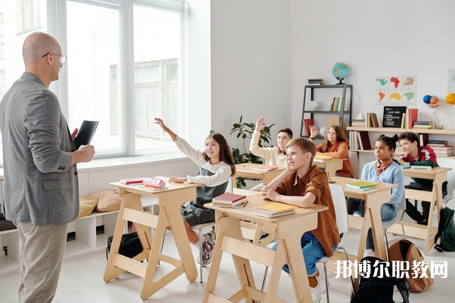 湖北哪里的中職學校能讀平面設(shè)計專業(yè)