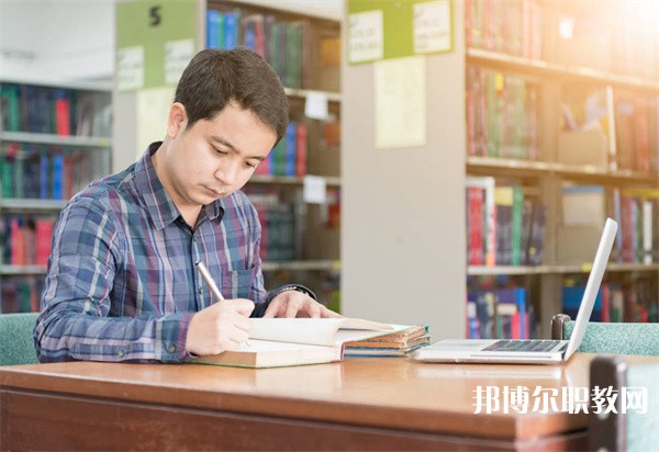 廣東哪里的職業(yè)中學能讀計算機應(yīng)用（室內(nèi)設(shè)計方向）專業(yè)