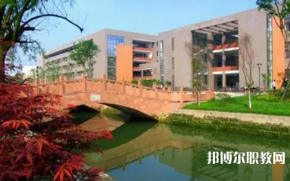 2024桂林市藝術(shù)學(xué)校招生計(jì)劃 招生人數(shù)是多少(附要求、條件、對(duì)象)