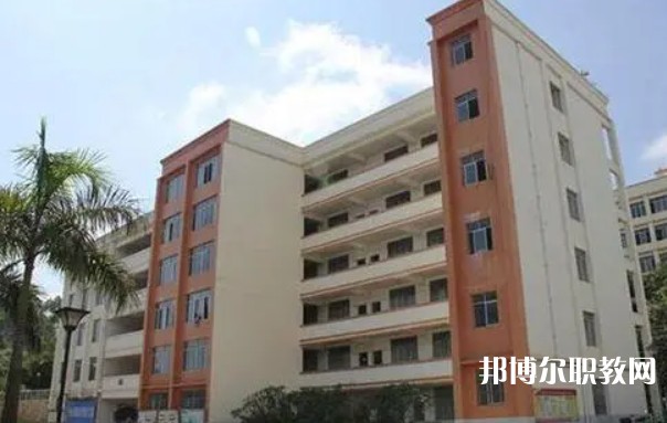 賀州市東南理工職業(yè)技術(shù)學(xué)校怎么樣、好不好
