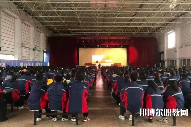 河曲縣巡鎮(zhèn)中學(職教班)怎么樣、好不好
