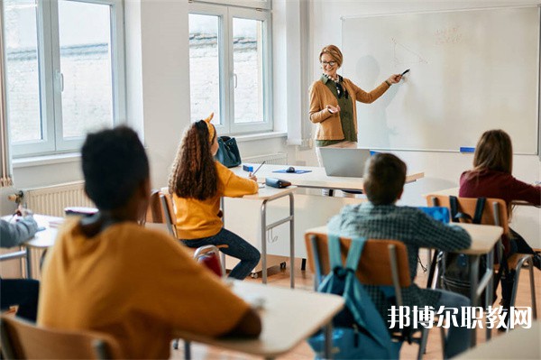 四川哪里的中專學校能讀數(shù)控技術及應用專業(yè)