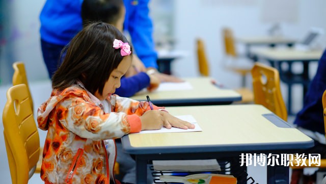 貴州哪里的中職學(xué)校能讀民族音樂(lè)與舞蹈專(zhuān)業(yè)