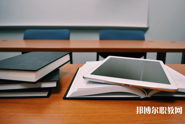 貴州哪里的中專學校能讀建筑工程施工技術(shù)專業(yè)